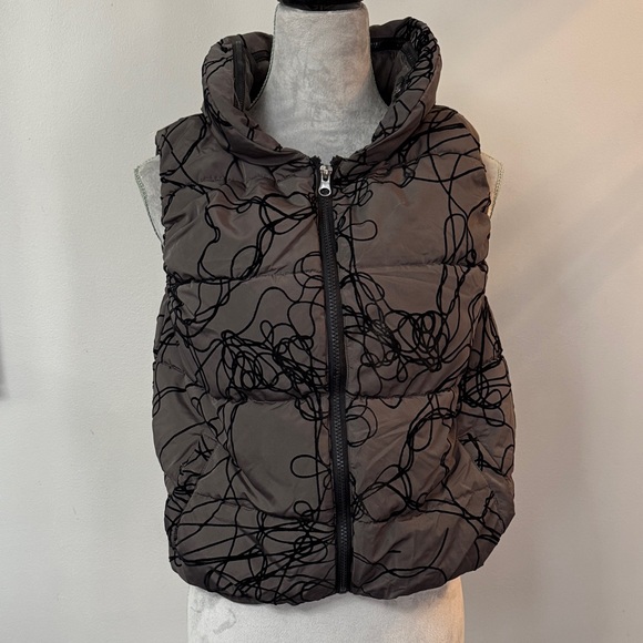Calvin Klein Jackets & Blazers - Calvin Klein velour scribble Gray and Black Patterned Puffer Vest EUC M